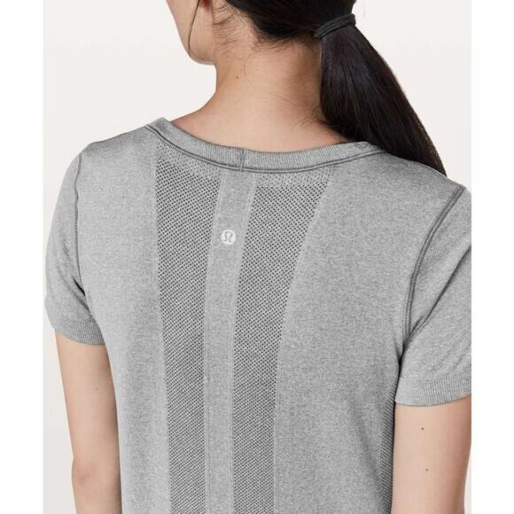 Lululemon Swiftly Tech Short Sleeve Breeze Relaxed Fit In Slate / White Size 8 - Picture 2 of 8